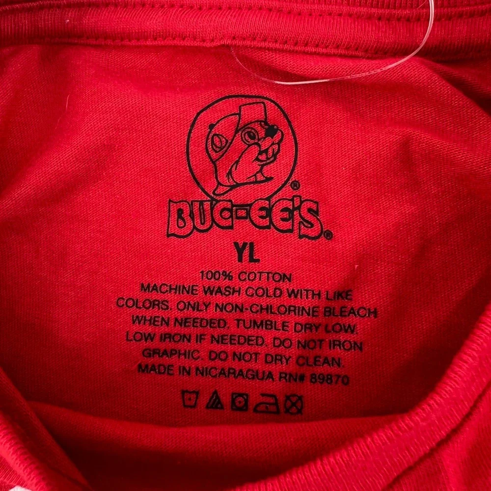 Buc-ee's Kids Christmas 2025 Jingle Red Graphic T-Shirt Santa Beaver YL‎ NEW